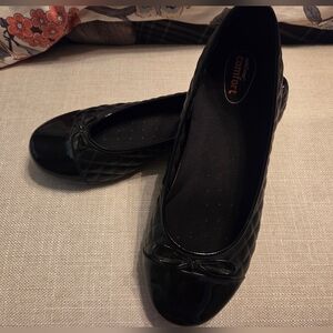 Black Quilted Women's Flats